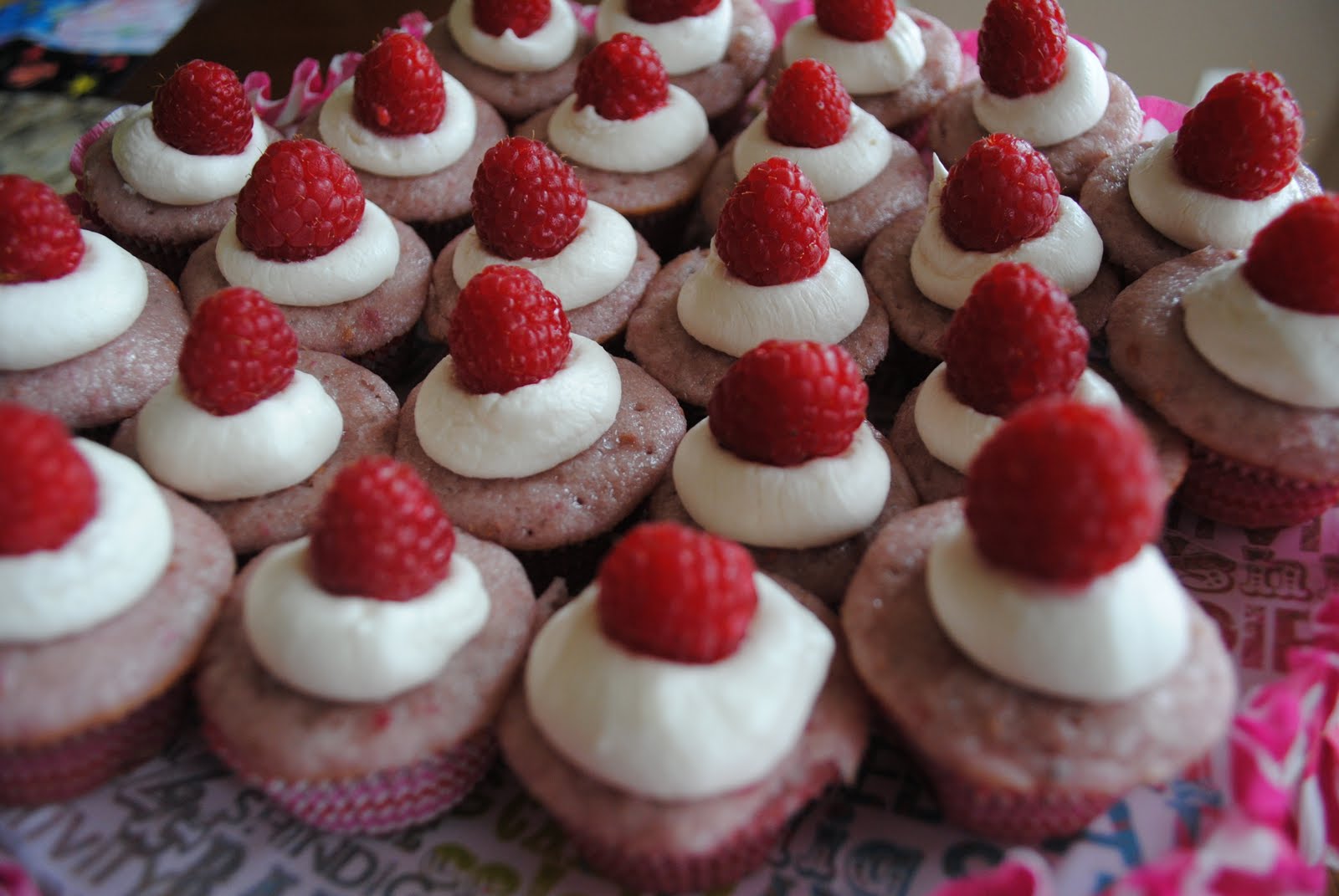 Holiday Snob White Chocolate Raspberry Cupcakes