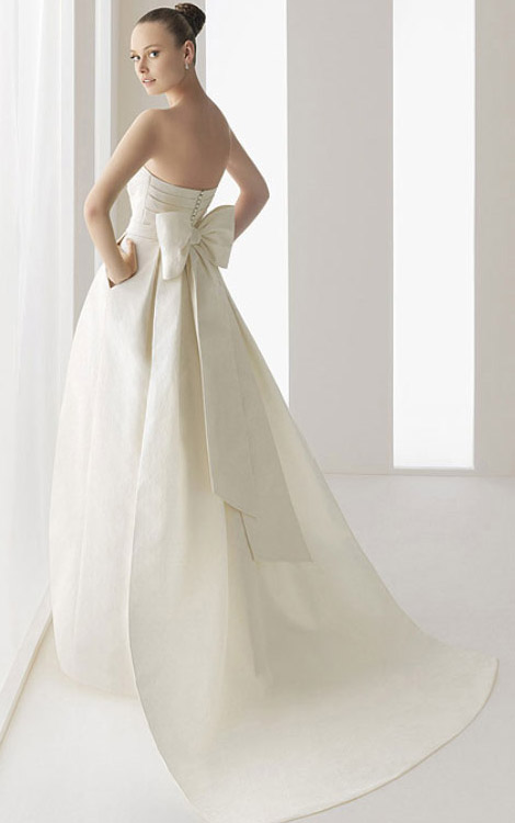 Just Bee Fashion: Hot Trend: Pocket Wedding Dress