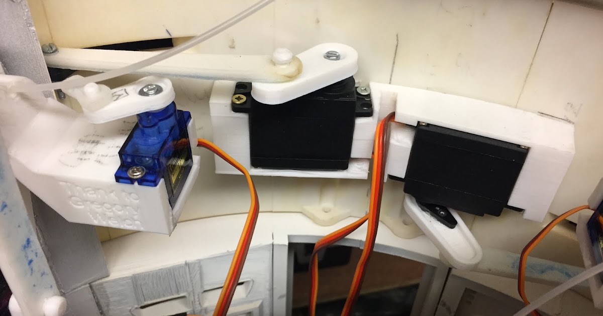 R2D2 doors and servos