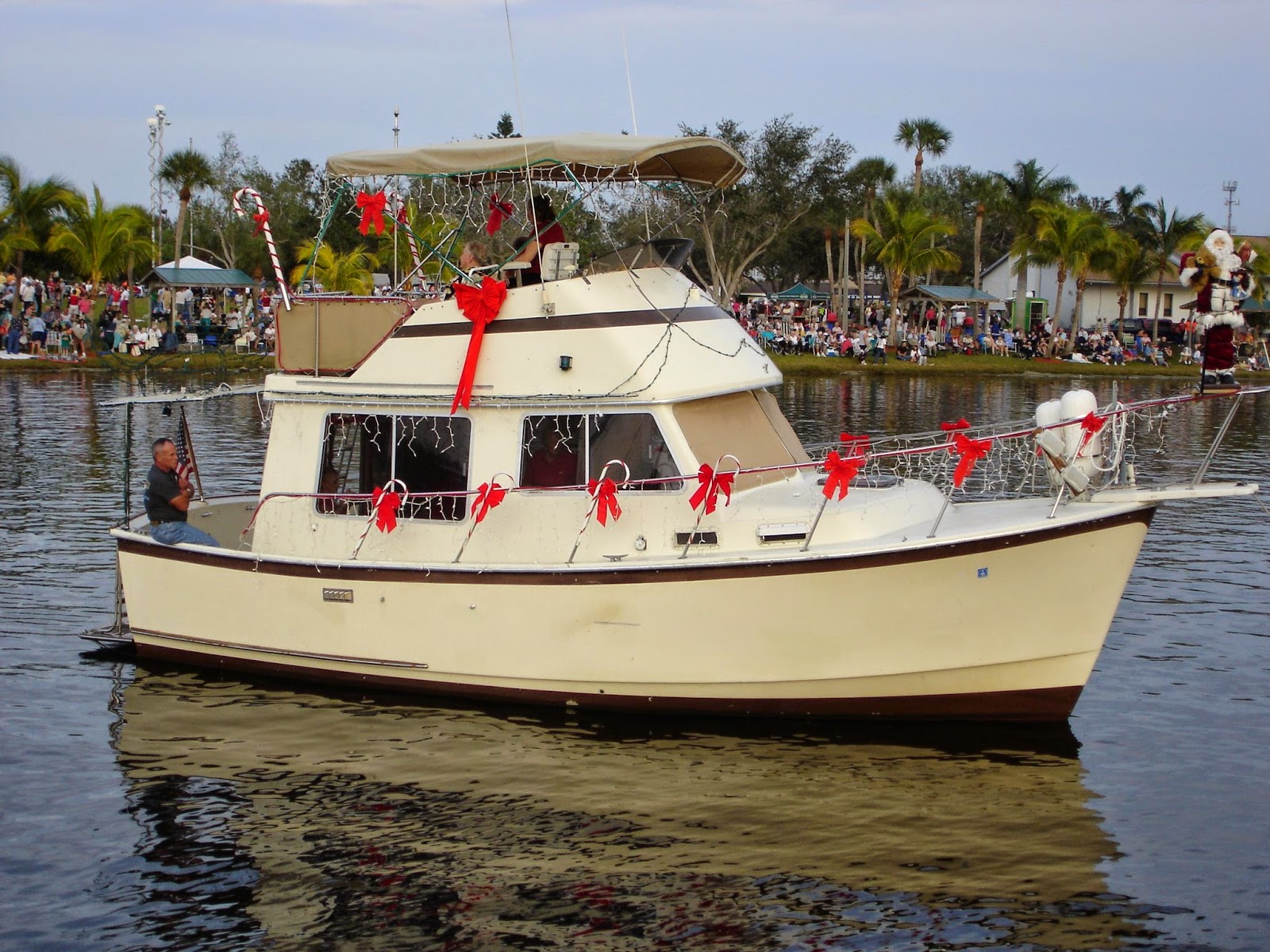Mai Thai Wanderings Christmas Boat Parade in Bimini Basin, Cape Coral