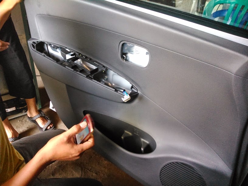 DIY buka door trim Ayla dan ganti speaker depan dengan 6 inch {rafiz}