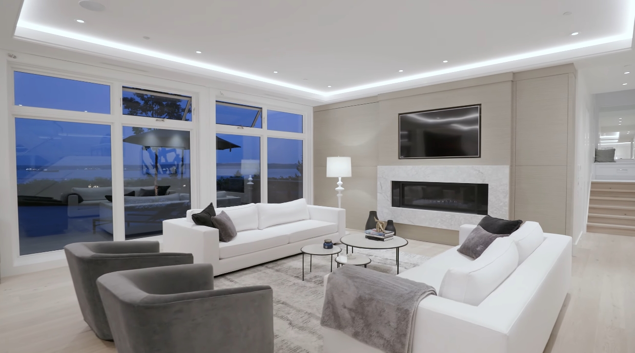 74 Photos vs. Luxury Contemporary Home In West Vancouver Interior Design Tour
