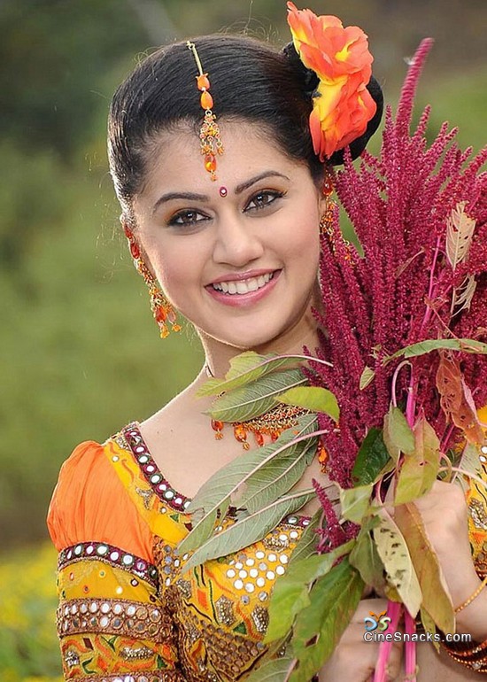 Top 10 Tamil actress list and pictures of 2011 Latest tamil film gossips