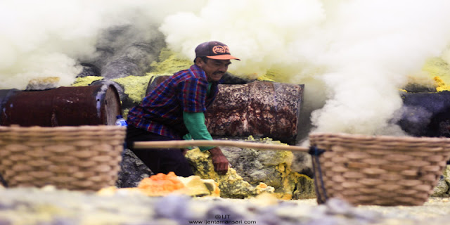 Ijen Morning Tour | Cheap Price Ijen Crater Tour In The Morning Day Ijen Crater Morning Tour, visit to Ijen Crater Banyuwangi which we know is "Kawah Ijen", at the time morning day visit to ijen crater volcano east java, it’s good time to see the beauty of the lake, active volcano of Ijen crater and see direct traditional miners work every day in the ijen take the sulfur from crater, for by the tourist travel to ijen crater volcano, we offer tour services is ijen crater from bali, ijen crater from Surabaya, ijen crater from banyuwangi, beside in morning day the ijen itself has beauty of the lake, is also in the night day (ijen night tour), the ijen crater itself has uniqueness of blue fire ( blue flame), in Indonesia mention it (api biru ) which is because the outburst gas from active volcano Ijen sulphur containing methane gas, so it produces blue fire, and the occurrence of blue fire ijen only at night day (ijen blue fire tour). Ijen tour price in morning day at the time normaly day is : Rp. 525.000/person. At the time is weekend the price is differend, ijen crater, ijen crater tours, ijen Tour Package, kawah ijen tours, ijen tour and travel banyuwangi, ijen volcano tour, ijen volcano Indonesia, ijen volcano from banyuwangi, ijen travel, kawah ijen banyuwangi, kawah ijen tour, kawah ijen trip, ijen crater tour, ijen crater blue fire, ijen crater guesthouse, ijen crater tour from banyuwangi, ijen crater tour bali, ijen crater tour price, ijen crater night tour, kawah ijen night, ijen blue fire, bluefire ijen crater, blue fire ijen tour , blue fire kawah ijen, ijen blue flame tour, blue flame gunung ijen, blue flame sulphur ijen, blue flame gunung ijen, blue flame kawah ijen volcano.