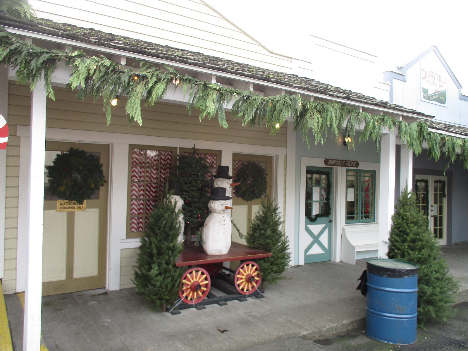 Sporktastic Travel PDX Christmas Alpenrose Dairyville