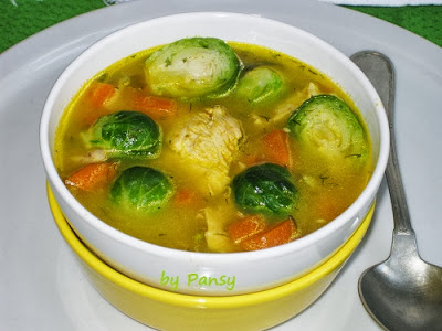 Supa de pui cu varza de Bruxelles