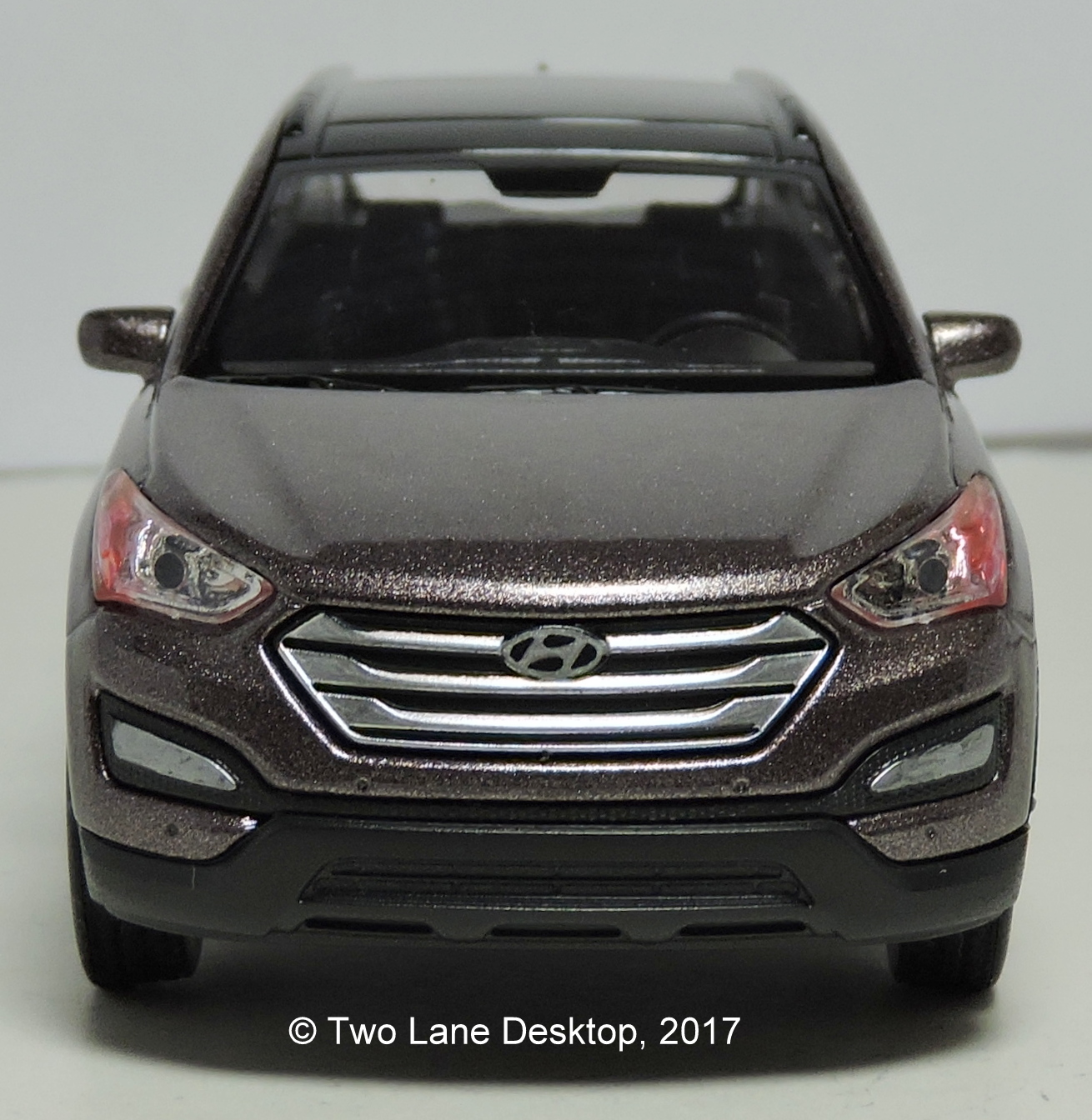 Welly 143 Hyundai Santa Fe and Kia Pride (Rio)