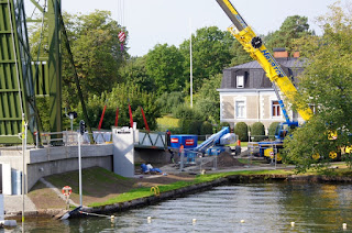 Den sista pusselbiten till den nya bron.