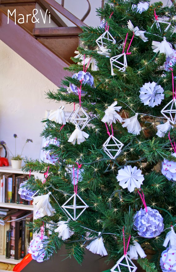 árbol de Navidad en blanco