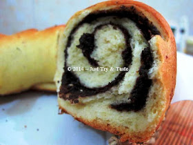 Obsesi Roti 10: Roti Gulung Isi Coklat Kacang