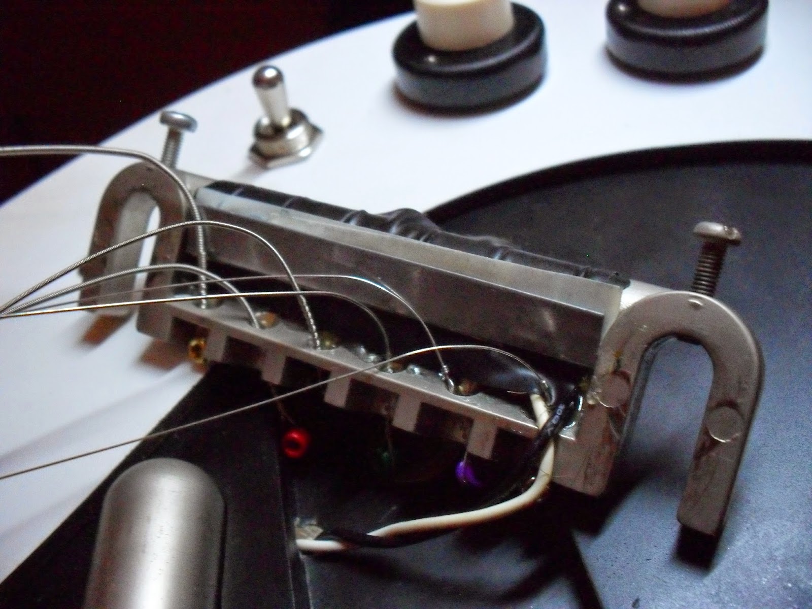 DIY electric guitar projects Danelectro piezo pickup