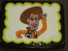 Pastel de cupcakes con Woody en glaze