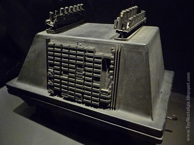 "Mouse droid" MSE-6 repair droid "Episode IV - A new Hope" (STAR WARS - The Exhibition) "Mouse droid" MSE-6 repair droid "Episode IV - A new Hope" (STAR WARS - The Exhibition)