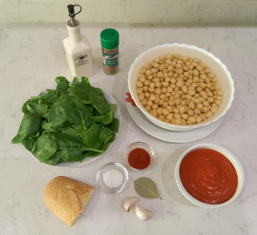 Ingredientes garbanzos con espinacas
