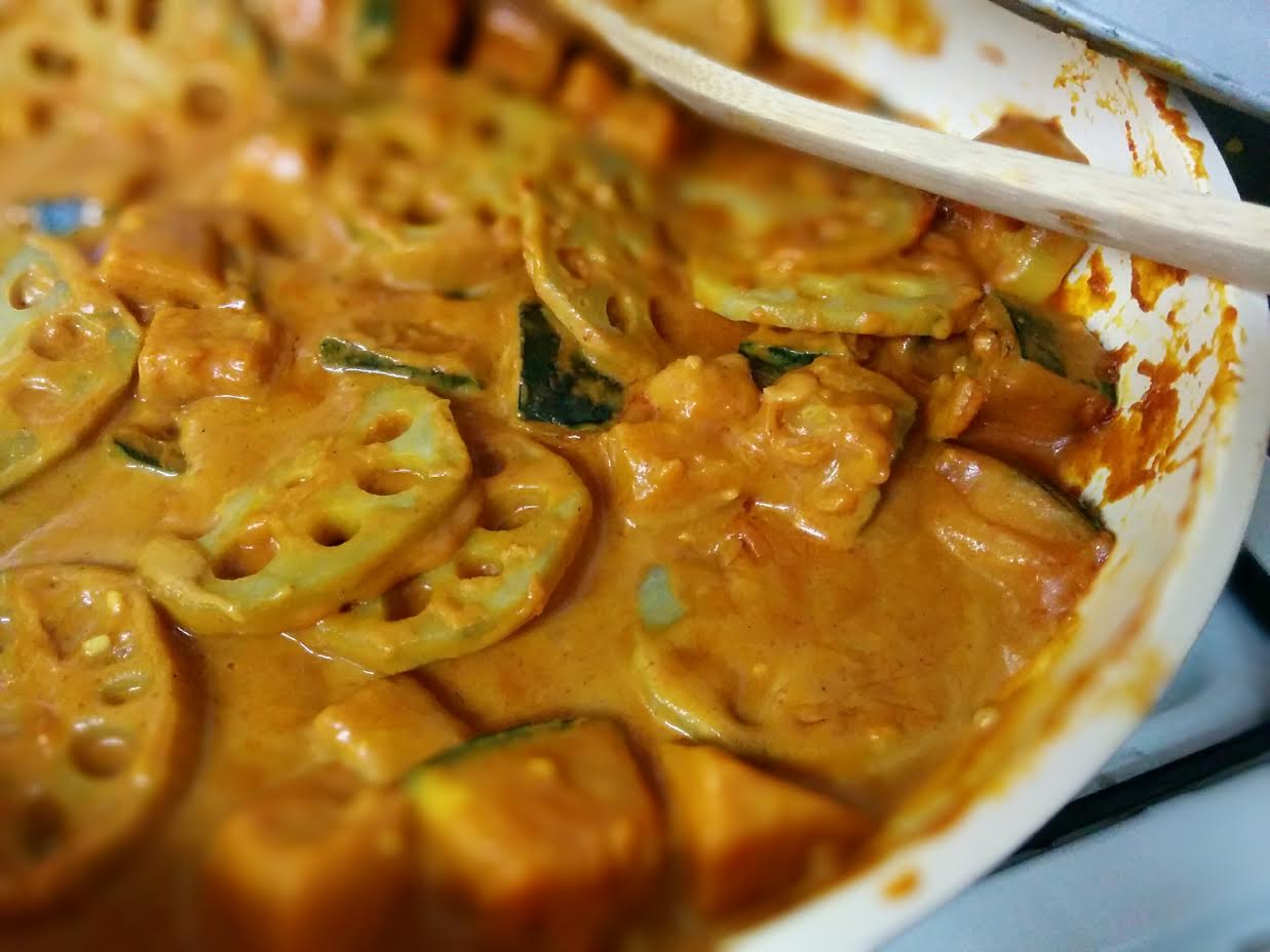 Mamatouille lotusroot (renkon) and kabocha (pumpkin) curry