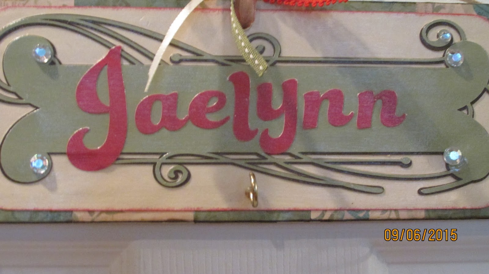 ScrapinDee's Corner Wooden Name Plate Using Cricut Air and CTMH Products