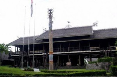 LAMIN - Rumah adat Kalimantan Timur