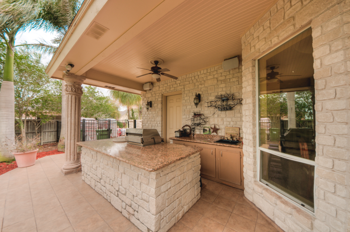 Monica Benavides Realtor