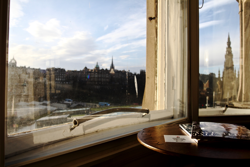 Blog-mode-style-homme-voyageur-ecosse-edimbourg-edinburgh-weekend-twety-princes-street-indigo-hotel-leith-ballade-plage-national-scotland-gallery-tableau-turner-guide-chose-a-voir-mathier-of-india - 9