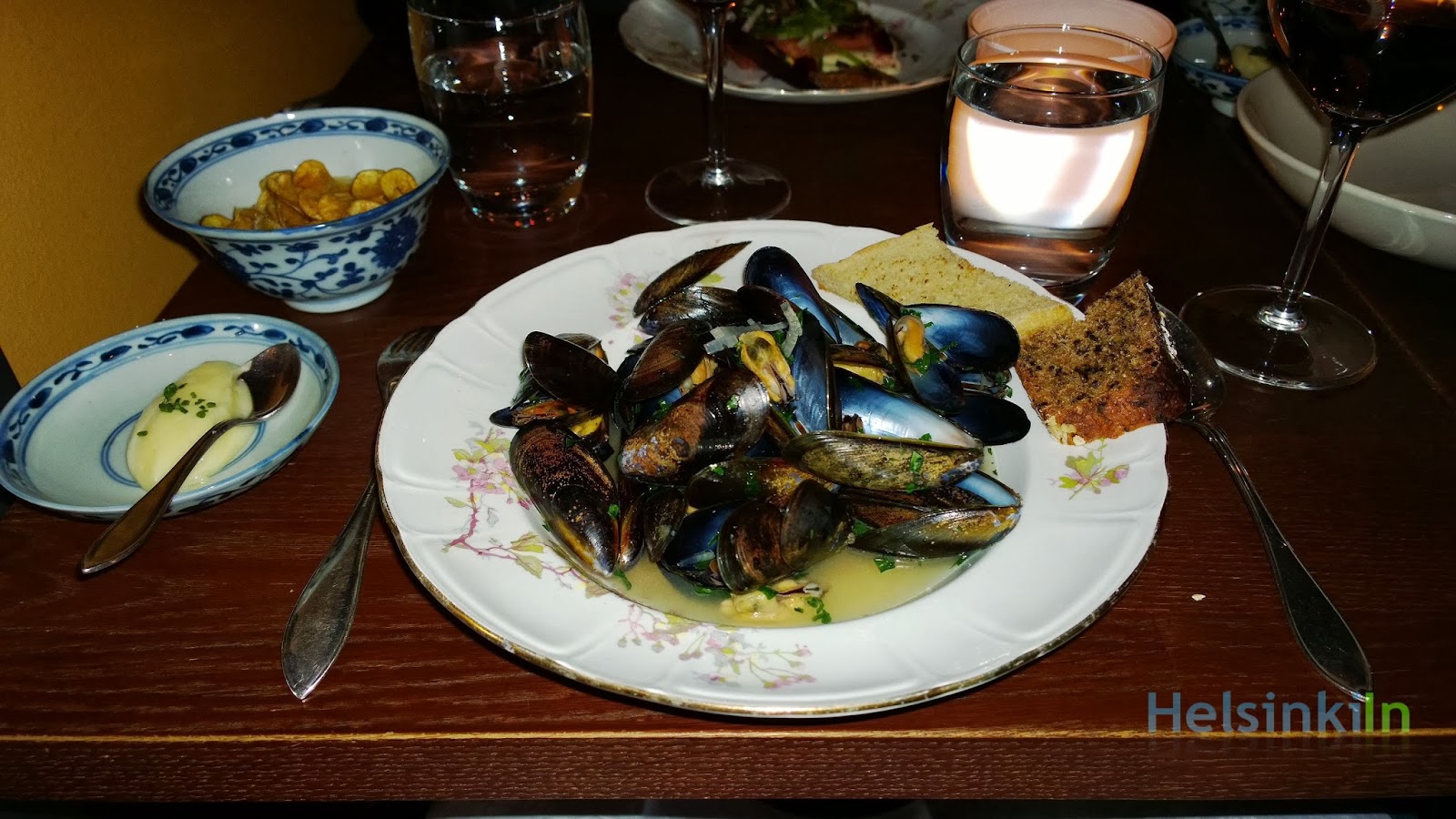 mussels with homemade potato chips at Ravintola Kolo