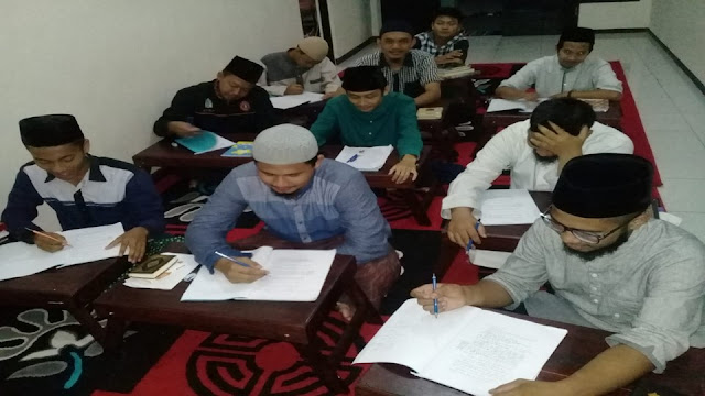 Kegiatan Belajar TPA dan Bahasa Arab - Yayasan Lentera Sunnah