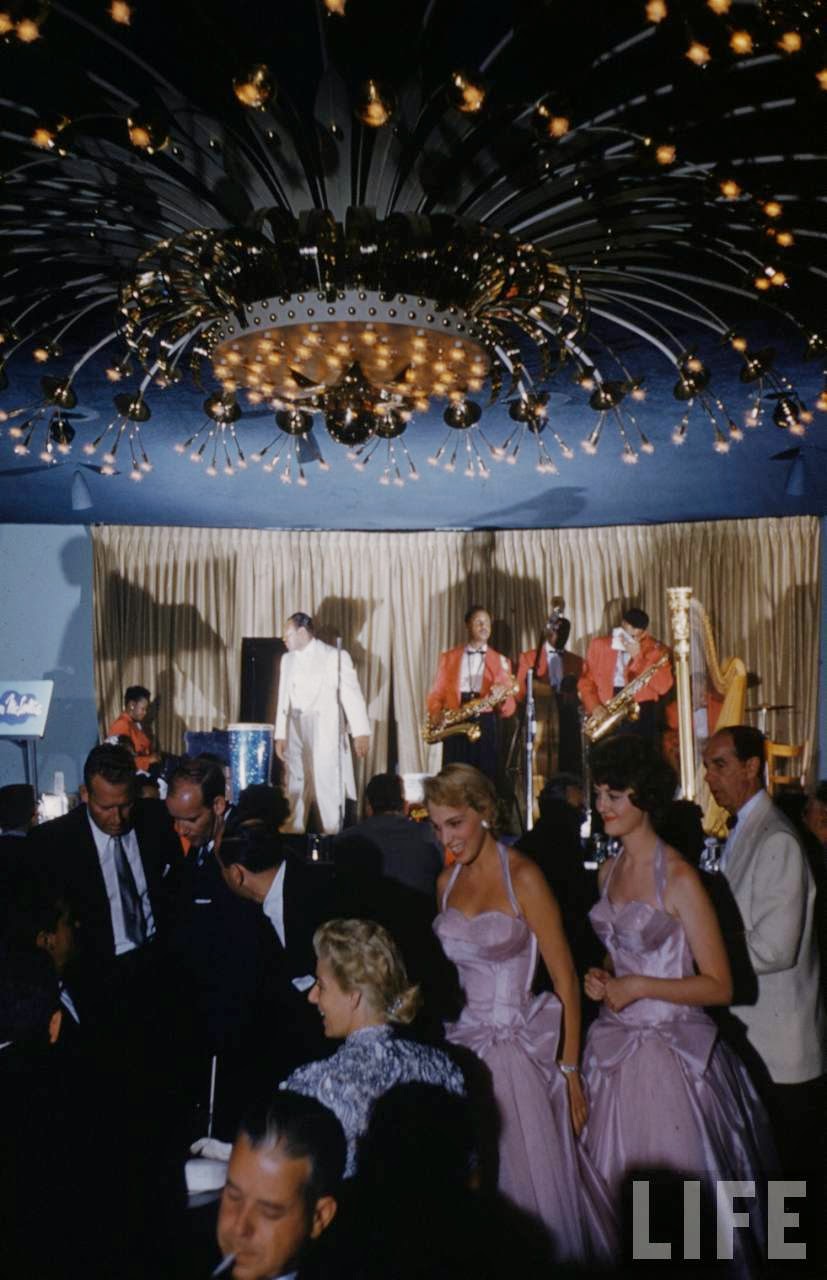 Vintage color photographs show the early days of Las Vegas' nightlife,  1950s - Rare Historical Photos