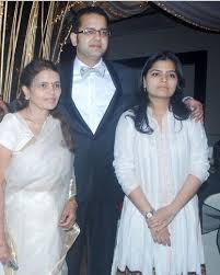 Rahul Mahajan Family Wife Son Daughter Father Mother Age Height Biography Profile Wedding Photos