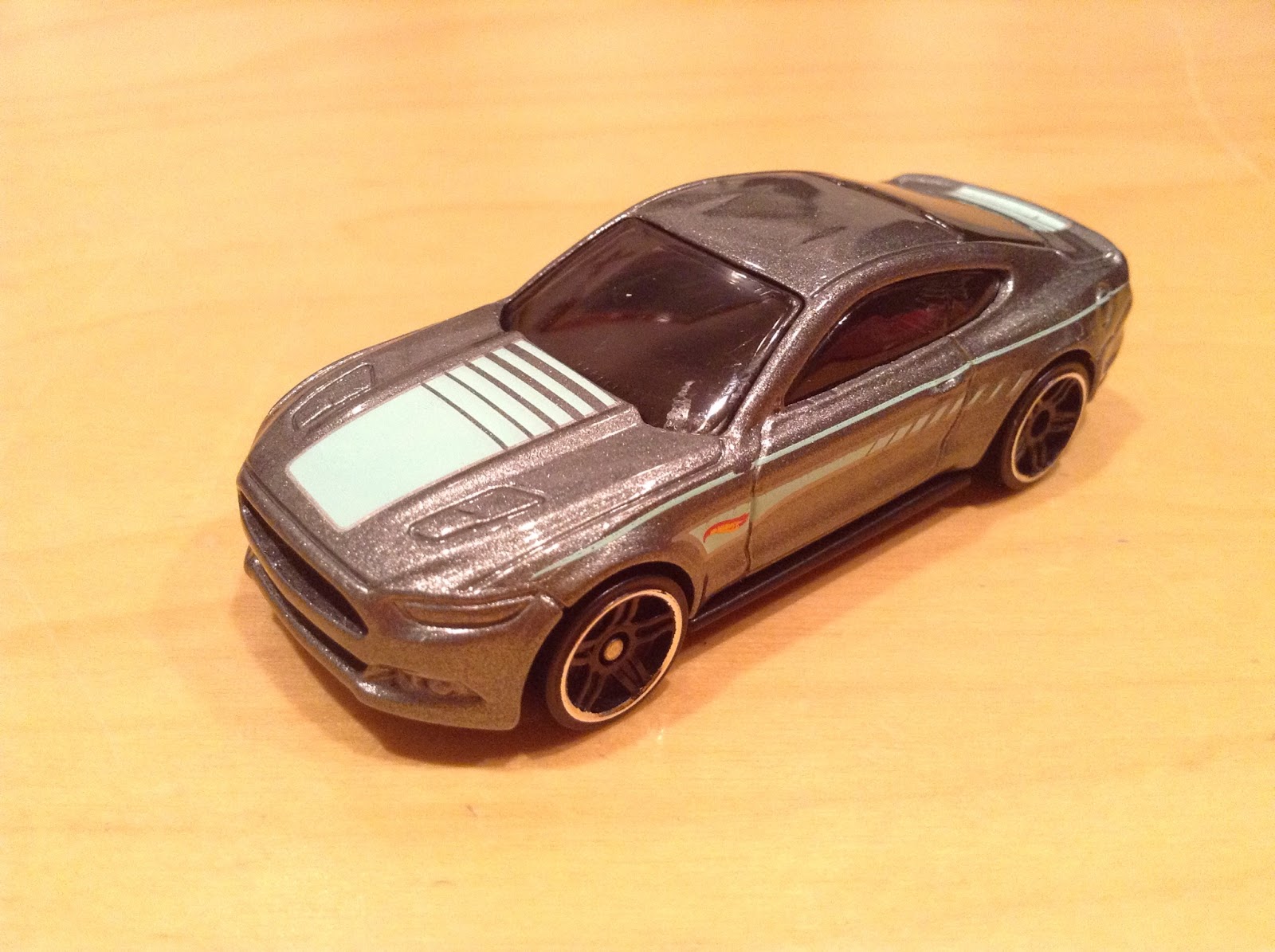 Carrinho Hot Wheels: 2015 Ford Mustang GT - Mattel - Tudo de Marvel DC Netflix Geek