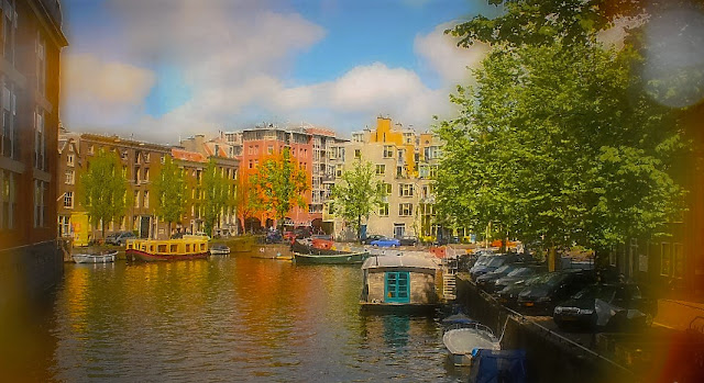 6121 Yesterday, the stock indices opened decidedly lower amid North Korea’s firing of a missile over Japan. &nbsp;However, the indices refused to go lower. &nbsp;The investors saw it as the buying opportunity and the indices finished the day with small gains.