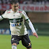 Destaque da série B, meia emprestado pelo Inter marca pelo Coritiba