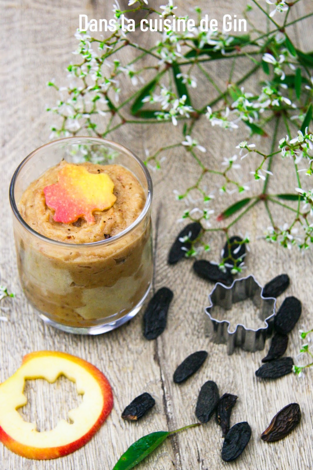 Compote de pommes aux dattes