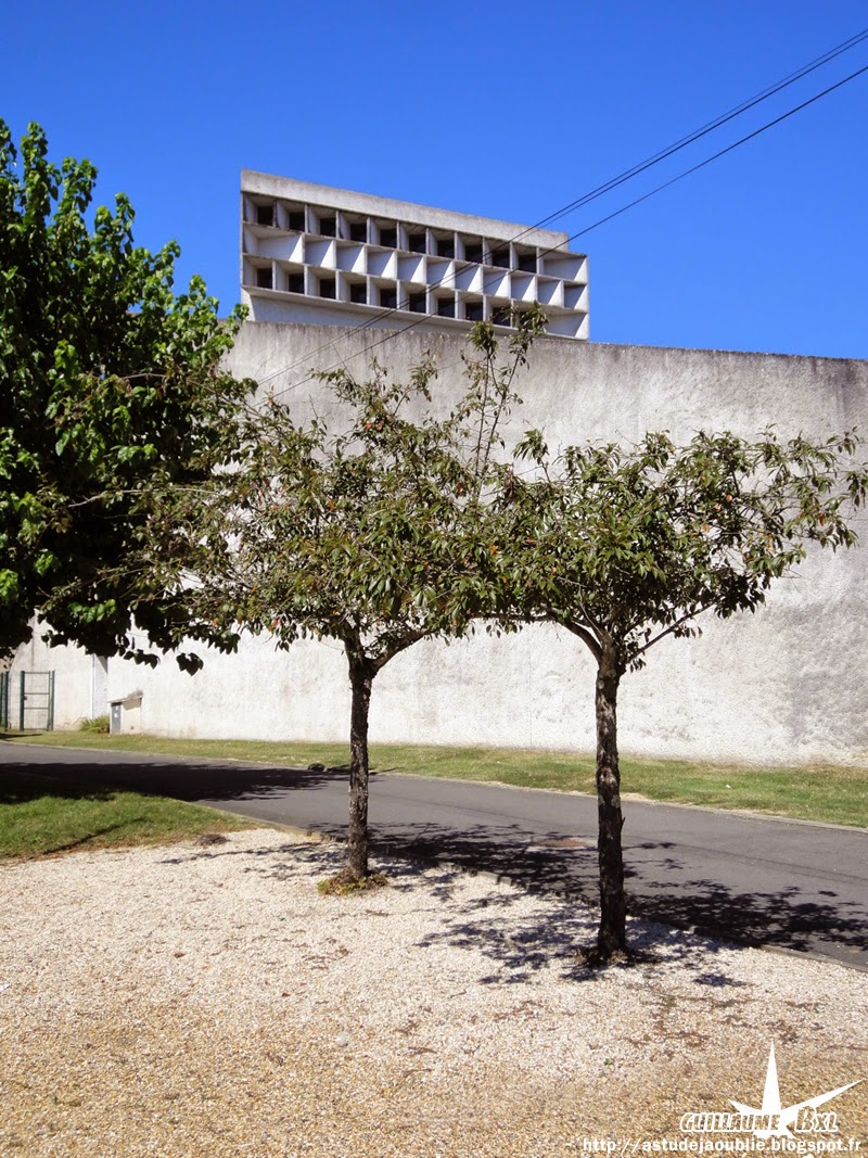 Villenave d'Ornon Eglise SaintDelphin Salier, Courtois...