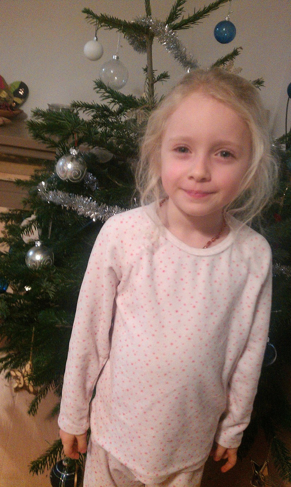 célestineblog: On attend le Père Noël, nous célestineblog: On attend le Père Noël, nous