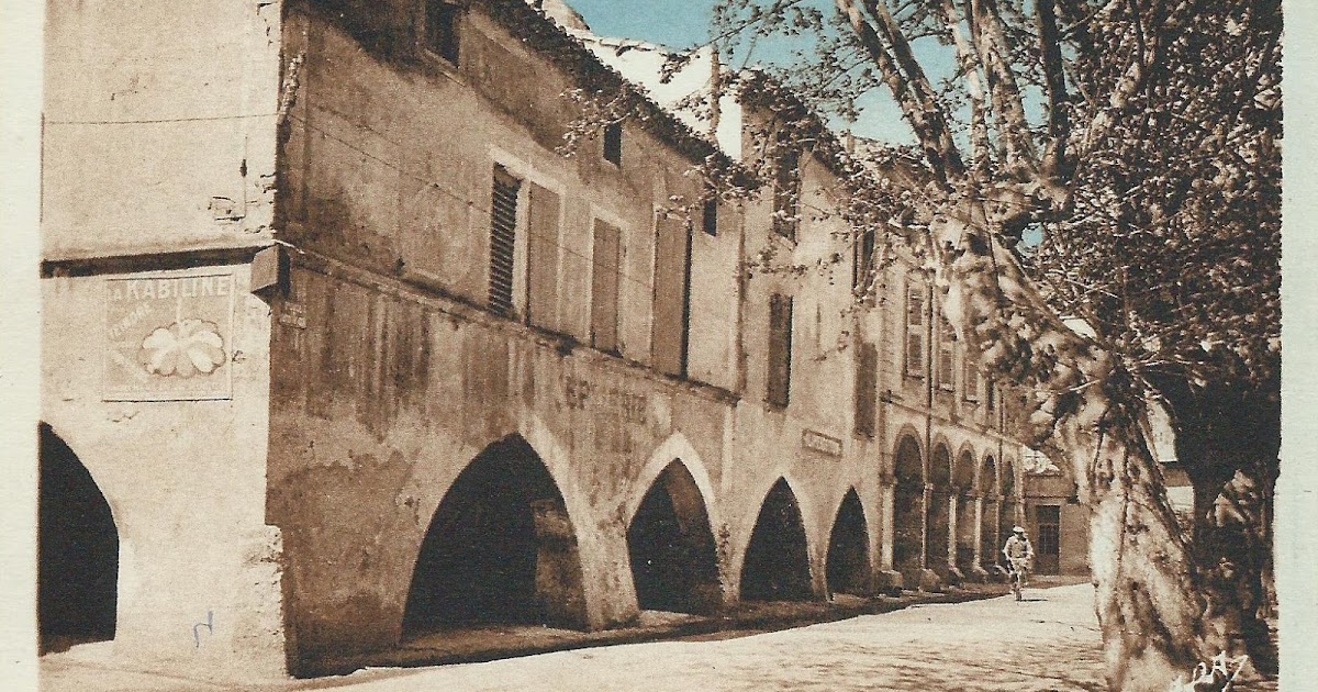 Roquemaure Cartes Postales La Place De La Mairie