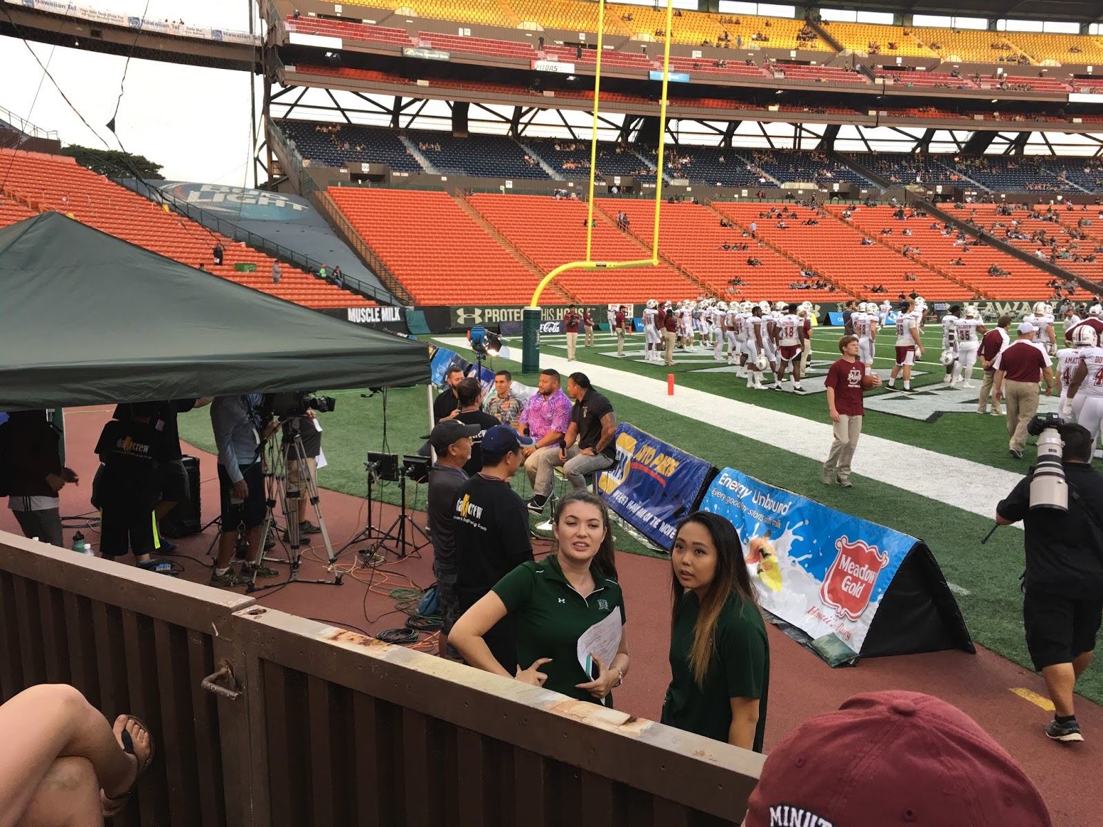 TASTE OF HAWAII HAWAII FOOTBALL TAILGATE PARTY AND SKY BOX