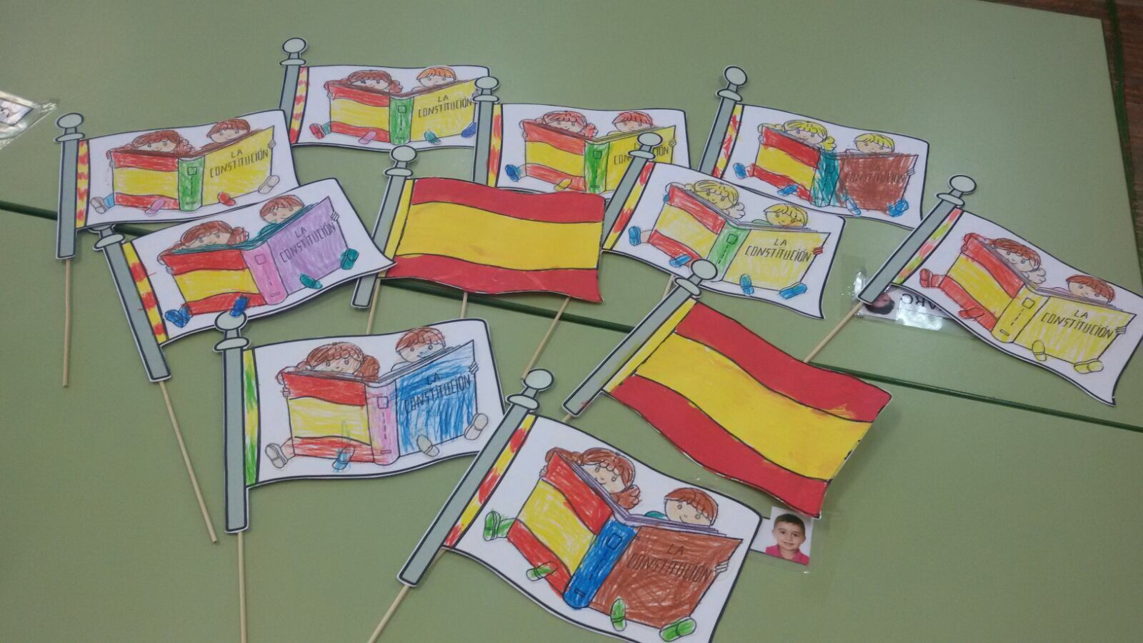 INFANTILES DE ANA V.: DÍA DE LA CONSTITUCIÓN