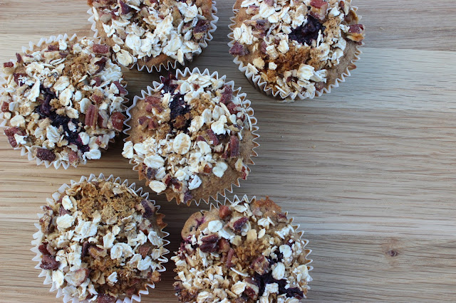apple and blackberry crumble muffins