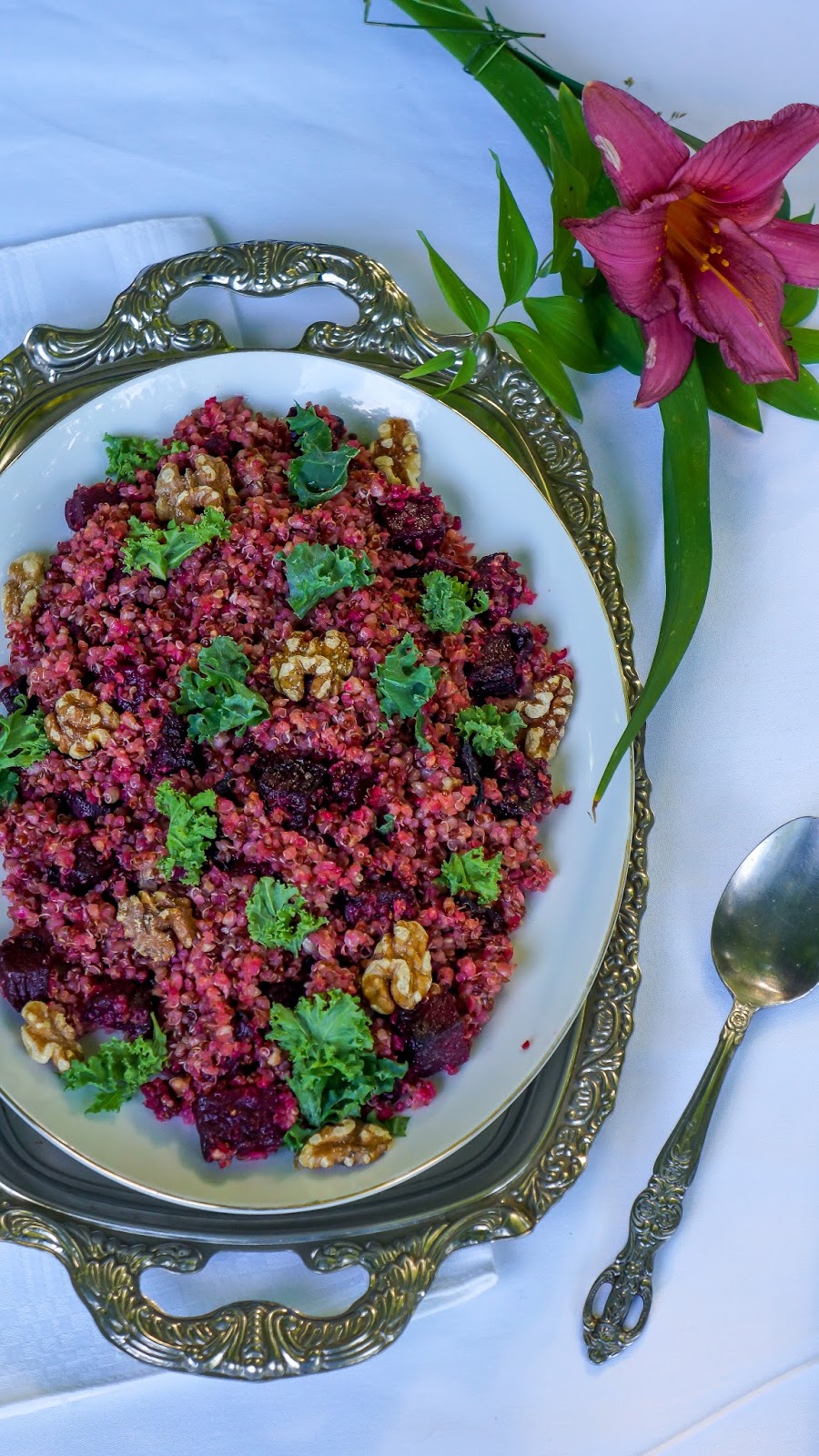 Roasted beets salad with quinoa, walnuts and kale Tera Solara