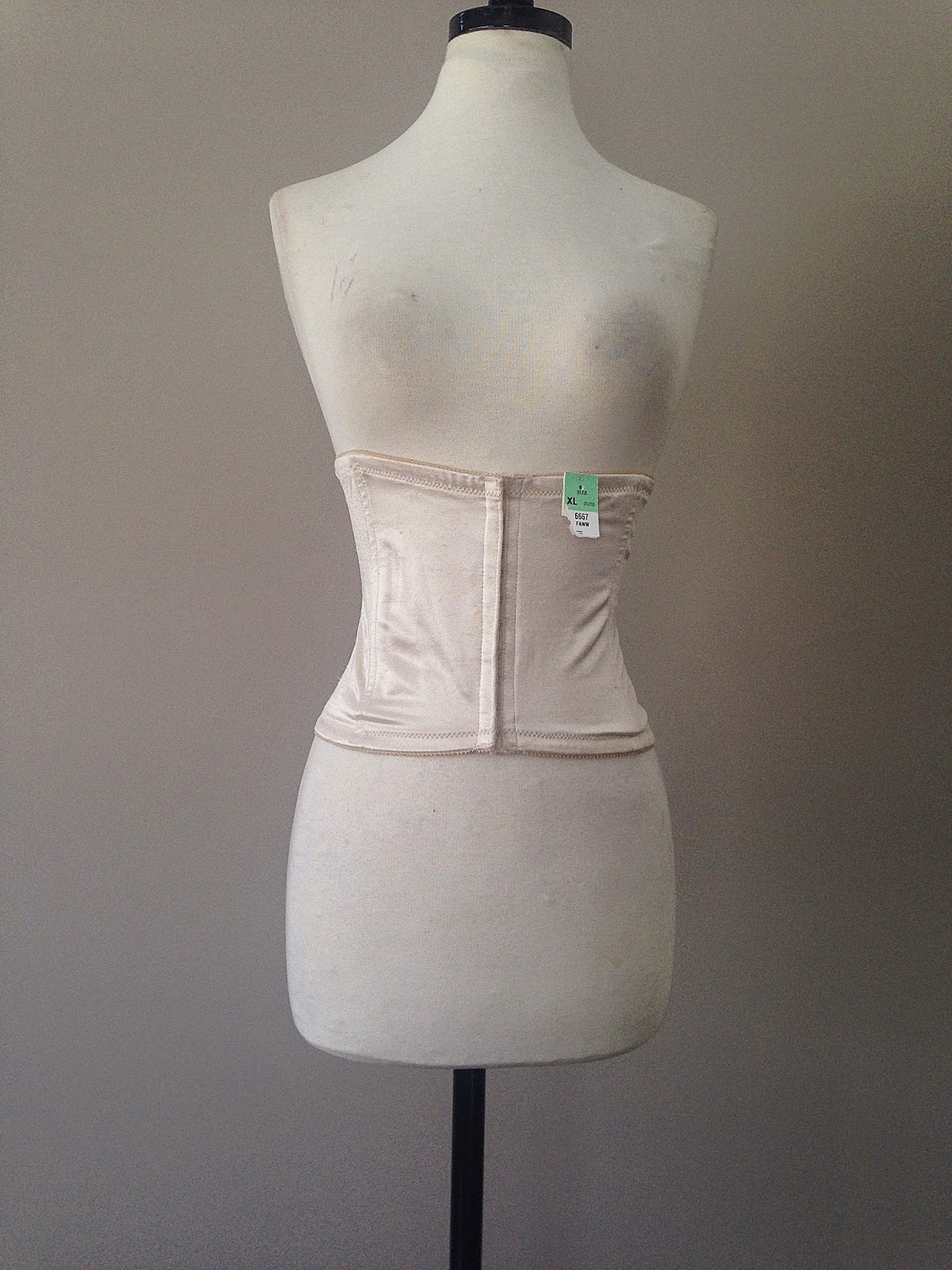 LustNLux Vintage Shapewear Explained