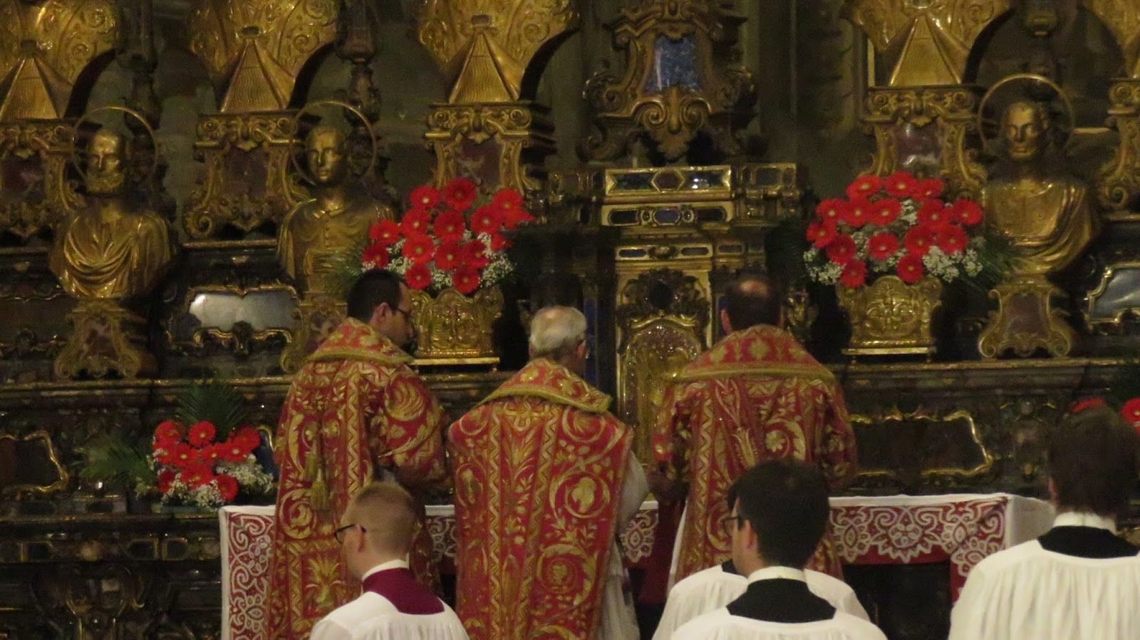Sacra Liturgia Milan: Solemn Mass in the Presence of a Greater Prelate ...