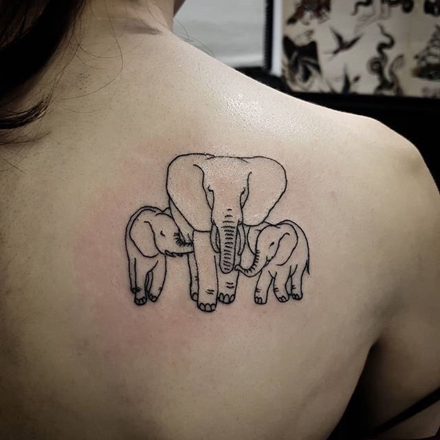 Tatuagens femininas de elefante Tatuagens femininas de elefante
