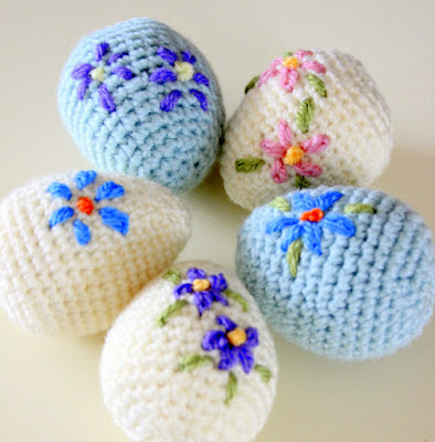 Amigurumi crochet easter egg