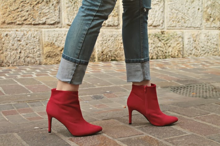Red booties - FASHION IN THE AIR