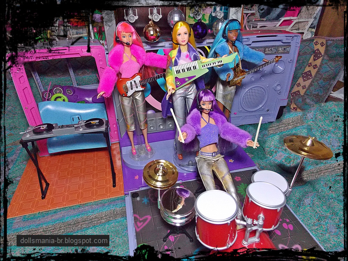 Dolls Vitamin C doll & Barbie Jam' n Glam Tour Bus Barbie's Friends Teresa & Christie