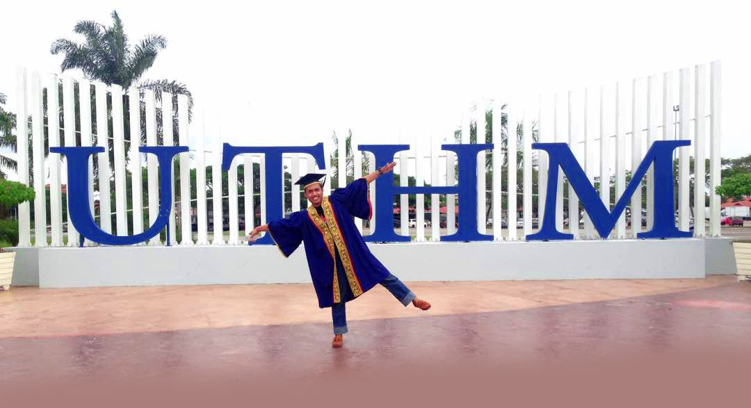 Ecek-ecek Wisuda di Universiti Tun Hussein Onn Malaysia