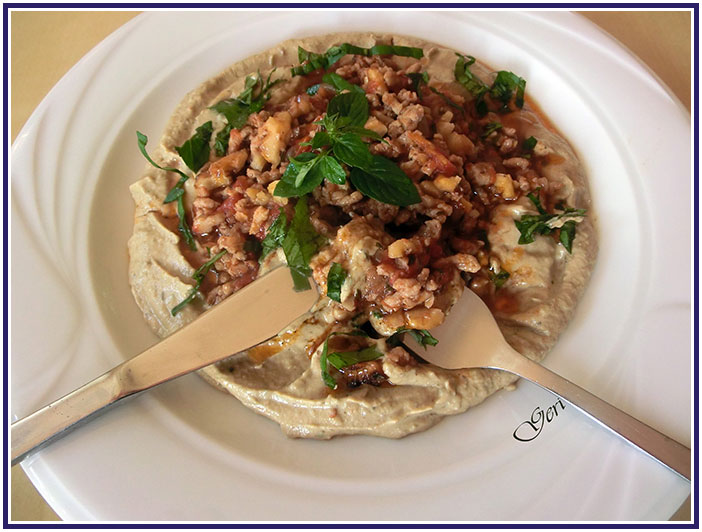 Lecker mit Geri: Gebratenes Hackfleisch mit Auberginenpüree - Кайма ...