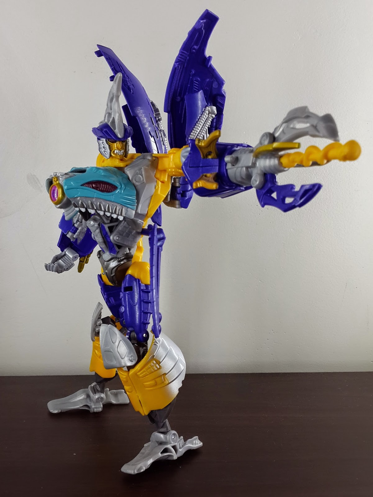Blog Transformers.com: 1126: Generations Sky Byte (RID)