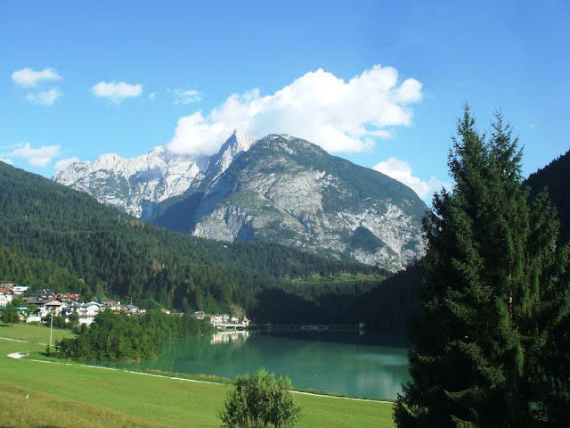 Sentieri facili in Cadore, trekking facili in Cadore, Passeggiate facili in Cadore Auronzo di Cadore - Hotel Panoramic sul Lago di Santa Caterina