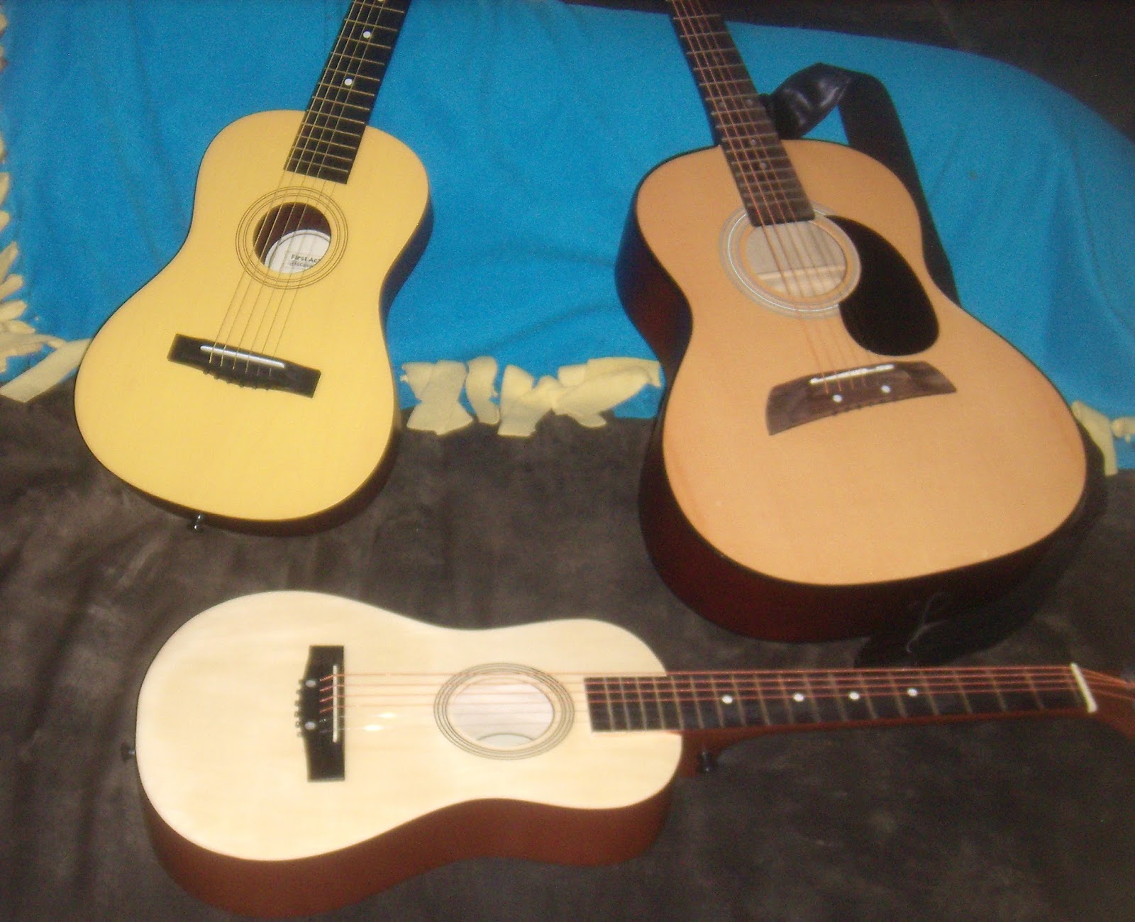 Mommie of 2: First Act Guitar Reviews