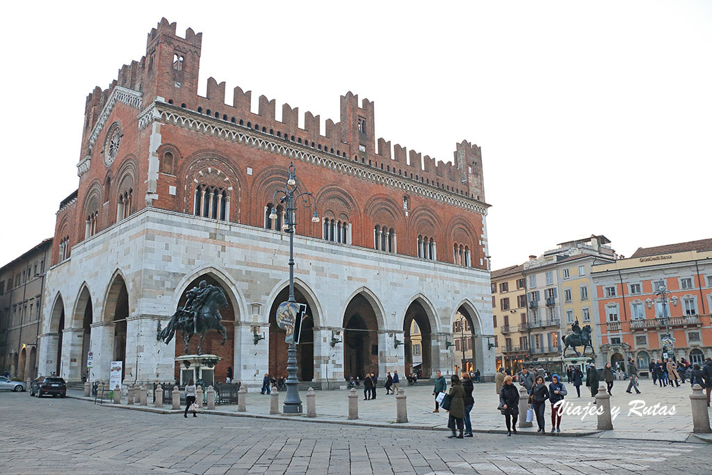 Palacio Gótico de Piacenza